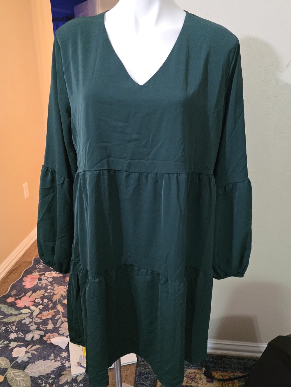 Emerald V-Neck Tiered Shift Dress